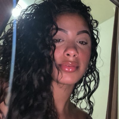 Pyetrinha_07_'s profile picture. 🦋 casada 💍