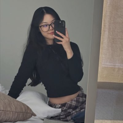 lyekuu's profile picture. 21 | super pro cs player, superstar streamer, super genius.