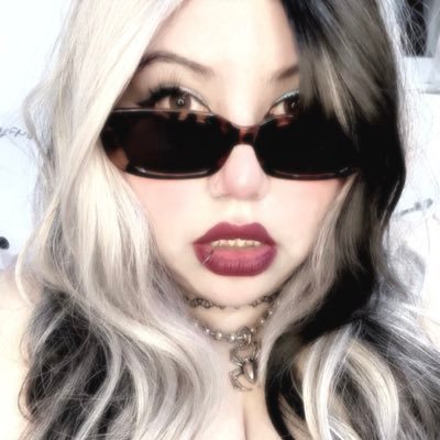 thelarrygirl's profile picture. hopeless romantic with trust issues