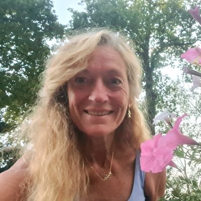 Nanda_goodwitch's profile picture. If your voice held no power, they wouldn’t try to silence you.
Breastcancer helped me to switch to a healthy lifestyle. Now stage 4 and still 'I choose happy'.