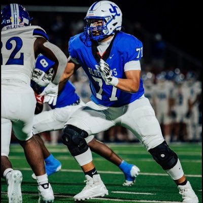 Courtneymclaur_'s profile picture. 6'4 280 Left Tackle / #77 Junction City Highschool / Class of 2027 / 785-492-3606 / #allin