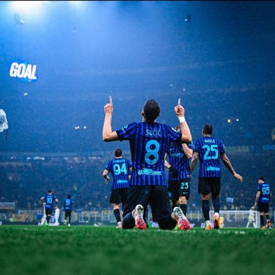 AnthonyTed_'s profile picture. “Tornare  indietro per cambiare l’inizio non si può, ma si può iniziare per cambiare la fine”  ~ Cristian Chivu🪖🇷🇴🖤💙