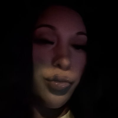 thekaybee_'s profile picture. 