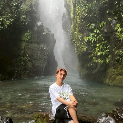 IrHukrOzY337471's profile picture. お気に入りの温泉は 箱根湯寮 温泉♨️が好きだけど、温泉よりかは施設の空間づくりを楽しんで見てます❗️好きなことはサッカー⚽️とかドライブ🚗でのトークとかあんまり人には言ってない趣味としてデュエマが好きです