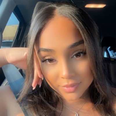 lyric0221's profile picture. 