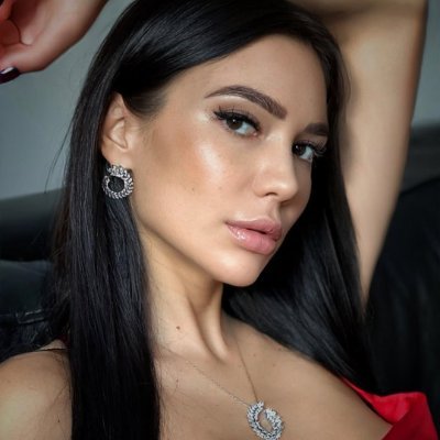 NGHG_erry924's profile picture. Feel the echoes of history between the ancient stone walls; every brick and tile tells a story of bygone eras. 🌆