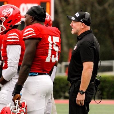 Jthooten6's profile picture. Linebackers 6’1 210 class of 24🎓 334-477-4969 40-4.63