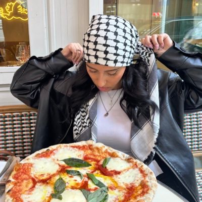 tamazightdihya's profile picture. saved by a stranger x yellow metal