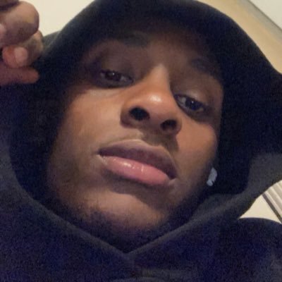 onewayfeed's profile picture. behind the curtainz makin shit happen 💤