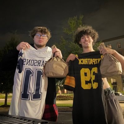 So_Sleepii's profile picture. 19 | 1324 | Challengers player for @CryvorEsports | @NewberryEsports | @joinBeavR