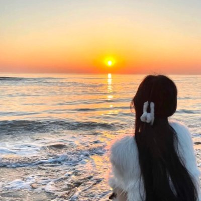 Amandamdmlasd's profile picture. 若さより、品のある大人の雰囲気が好きです。自分もそうでいたい😊