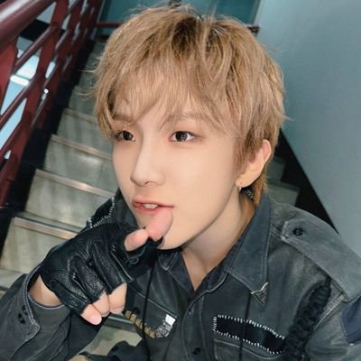 Unakkiyowok's profile picture. KIM WOONHAK 
@BOYNEXTDOOR_twt
YEOROBUNN ATTENTION, BOYNEXTDOOR COMEBACK OKTOBER OYYYYY🎉🎉🎉🎉