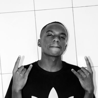 draidde's profile picture. JUST EXISTING 🇿🇲