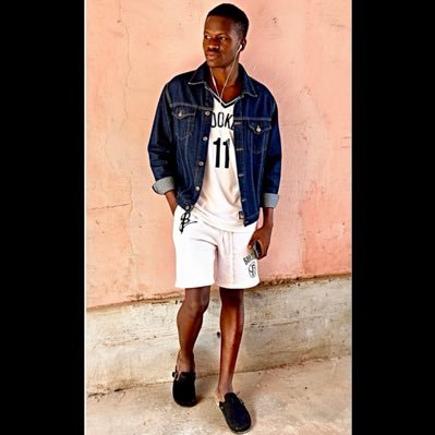 heisbedel's profile picture. ᴍᴀʀǫᴜᴇʀ ʟ’ʜɪsᴛᴏɪʀᴇ ᴇᴛ ᴘᴀssᴇʀ ᴀ ᴀᴜᴛʀᴇ ᴄʜᴏsᴇ.