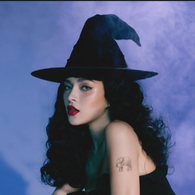 lebraea96's profile picture. Embracing life's chaos, one sarcastic comment at a time. 💜🩵