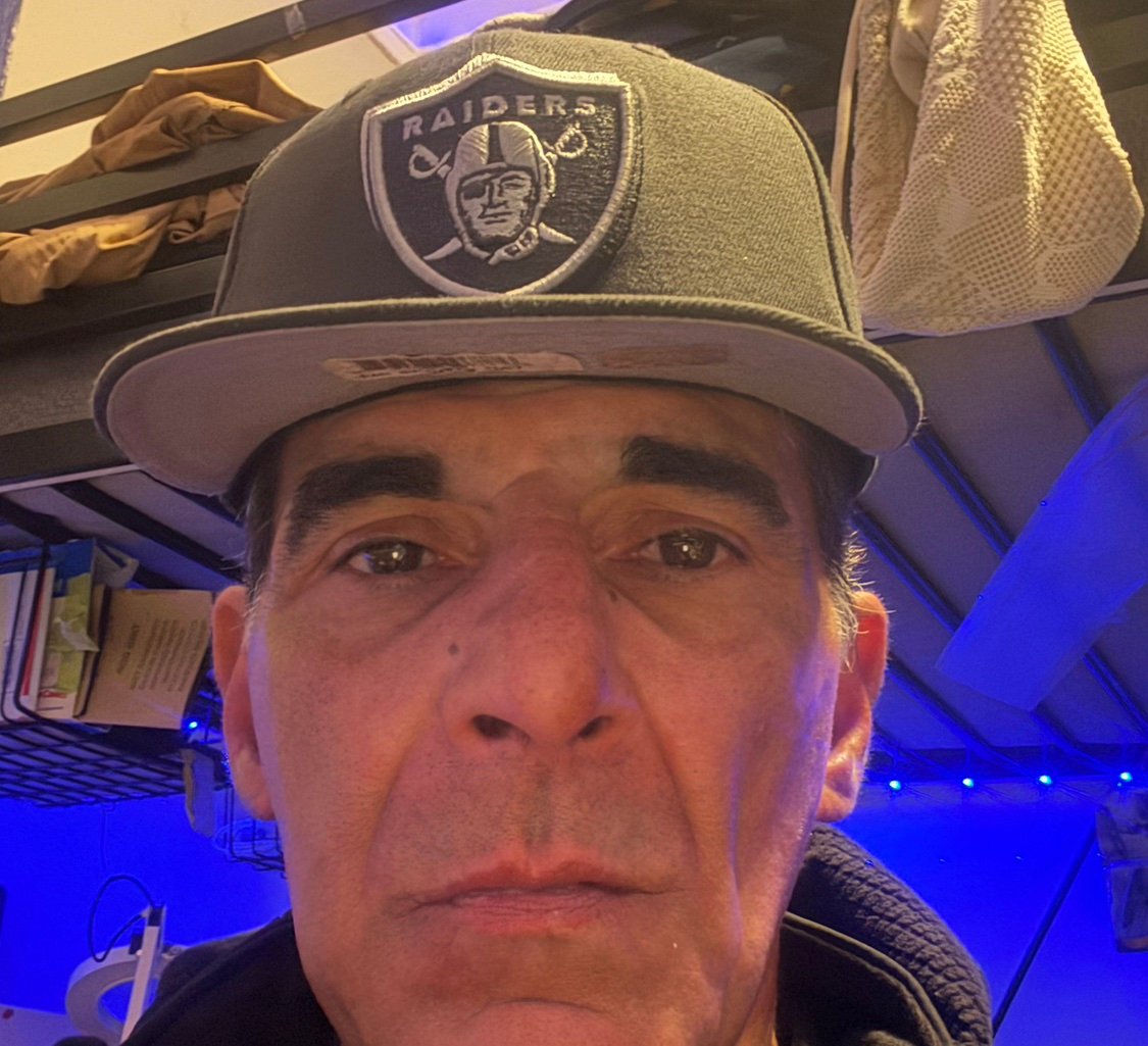 2RU2UL's profile picture. 