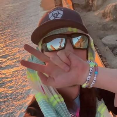 bladeelabubu's profile picture. bored