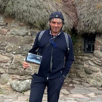 vinstones33's profile picture. 