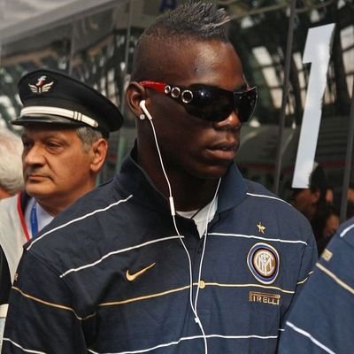 misteraquinas's profile picture. yapı mağduru / full time lupin hayranı