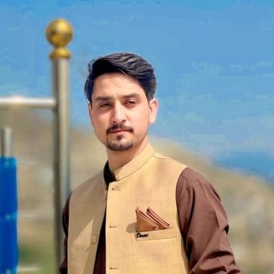 ubaid11223's profile picture. Somewhere in the middle game..♟️🚩