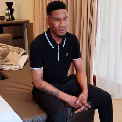 Shawnmolapo's profile picture. Light exposes the true character of everything   -Ephesians 5:13. My silence is my expression of pain.