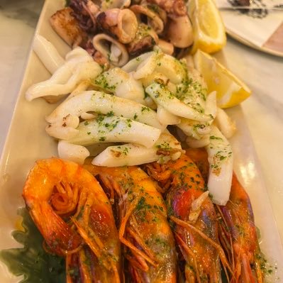 hayden00y's profile picture. Game dev struggle log. Trying to make a travel-like game, finding spy in Seoul, with zero experience. Developing on my days off & documenting daily mess.