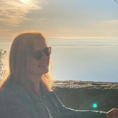 j_loij's profile picture. positieve realist