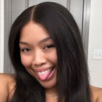 BlessyYanix's profile picture. 