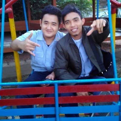 AmrullohSigit's profile picture. Tak perlu sama