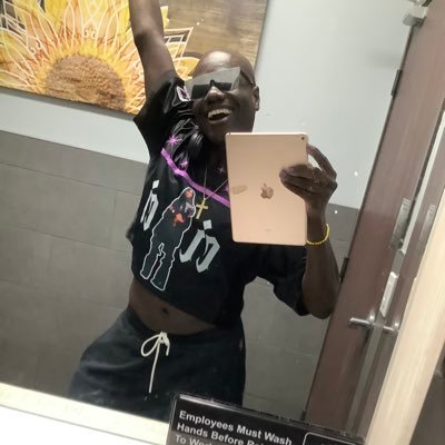 lamPhoenixRose's profile picture. Her/She. DANCING IN THE RAIN, creating solar storms. 💔