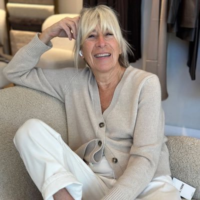 Georgiawhit_'s profile picture. I'm a lottery winner of $758 million, would be giving out $50,000 to the first 2000 friends and I'm helping those who actually needs it.