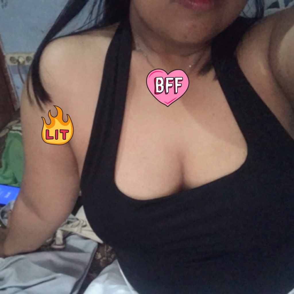 secondspacee_'s profile picture. not looking anything