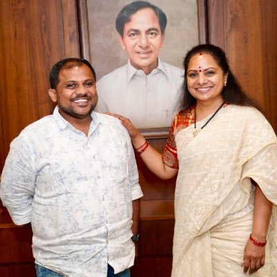 sandypoodari's profile picture. 