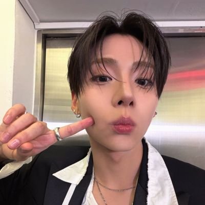 woonxinism's profile picture. belah dada ku isinya #sangwon && #woojin