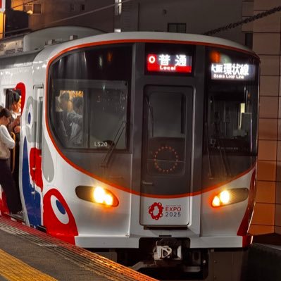 koma2m's profile picture. 9期目の有資格心理職（主にCBTが中心）です。現在、軽度認知障害-MCI-について資料や論文を無差別に読みあさっています。でも現職についての話はここでは書きません。小松未歩さんの歌詞の世界観が今もこれからも好きです。