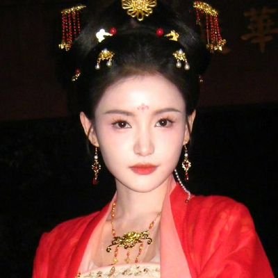 lovetvhead's profile picture. 아니 시발 난 이 상처를 회피로 이겨내겠어 회이팅!