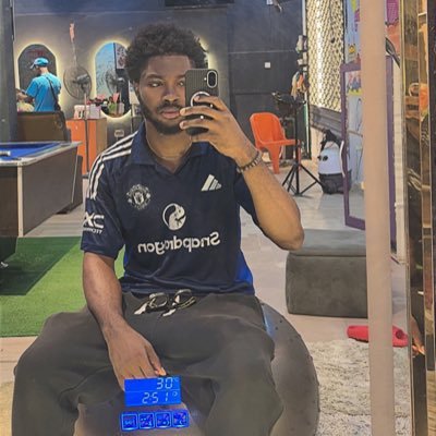 WizzKanye's profile picture. Hold on a little longer, it’ll all be fine.