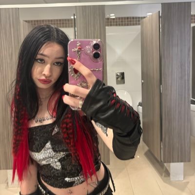 lilypearl5sos's profile picture. here for michael clifford