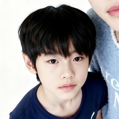 b4eyouriii's profile picture. 