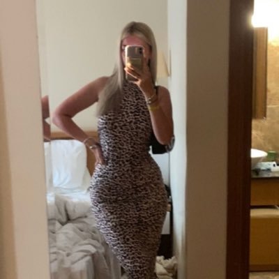 GraceChapx's profile picture. PayPal GraceChapmanxox (blonde English 19 year old 5,4, always got my toes and nails done) (message me for more :)