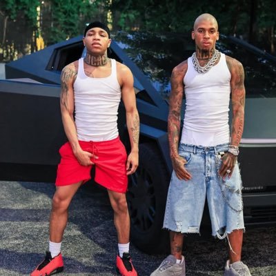 AtLfyehead's profile picture. I likem DL….BEST DEEPTHROATER HERE…kik: Giveuhead06 👻:Atlfyehead      ♒️♒️ I gotta thing for bulges👀🍆. Atlanta DEEPTHROATER here!