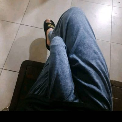 s_saqi270's profile picture. کپڑوں کے بغیر بات کرنا