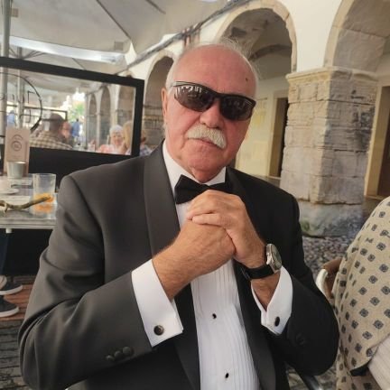 ATM43757756's profile picture. Ni rojos ni morados, salvo los de la bandera de España y cofrades de Semana Santa. Lcdo. en Derecho. Sánchez miente por Tierra, Mar y Aire. Sólo queda VOX.