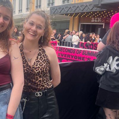 Carryonnia's profile picture. kinda love music, going to concerts, seeing my favourite artists and encouraging people to keep living their best life // fan acc // she/her