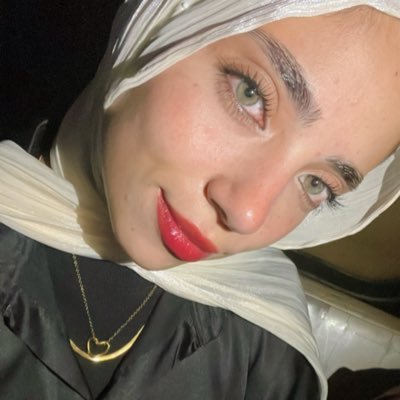 Hagora246's profile picture. عَسَى اللَّهُ أَن يَأْتِيَنِي بِهِمْ جَمِيعًا كُل الأُمنيات ، كُل الدعَوات ، سَكِينة القَلب وسَاكِنيه. BBA student 💸👩🏼‍💼