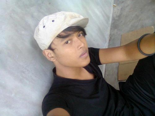 rEZaaRLy1's profile picture. biaza ajj........
simple