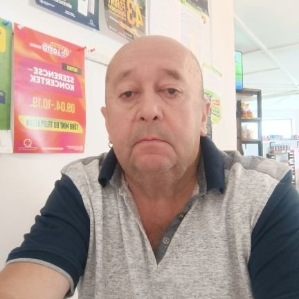 emes0219's profile picture. Nem szeretem az arc nélküli embereket .
Hamis profillal ne jelölj be ,mert úgy is ki fog derülni !!!