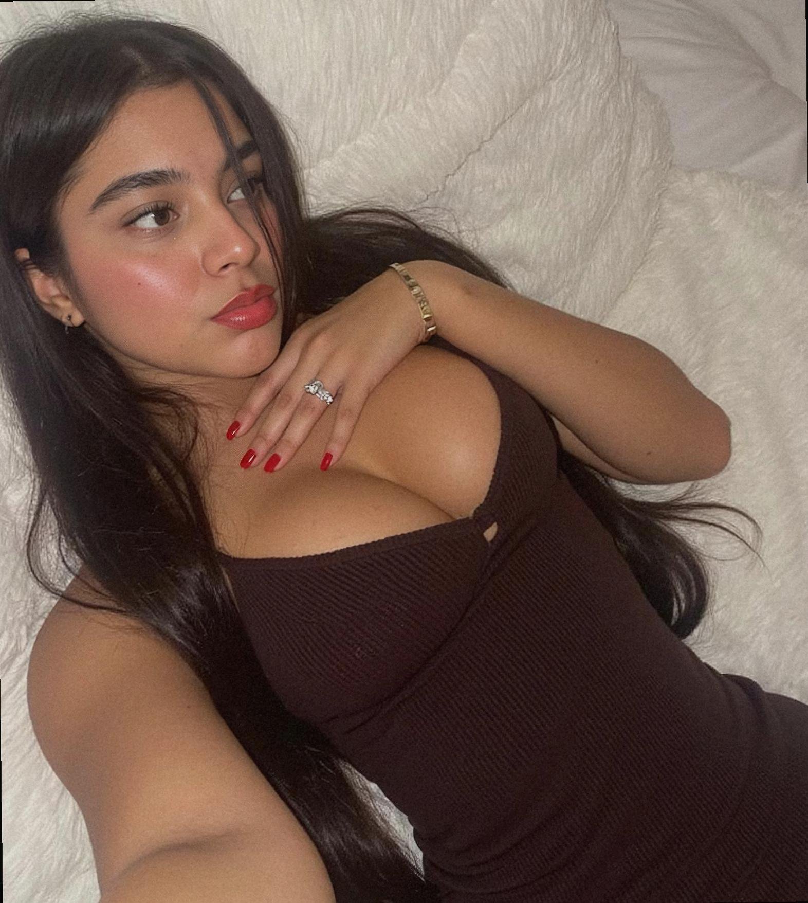 mollysykf's profile picture. 21 🤍 elon nuked my other self so i respawned here :/ socio major, part-time pizza prophet 😭