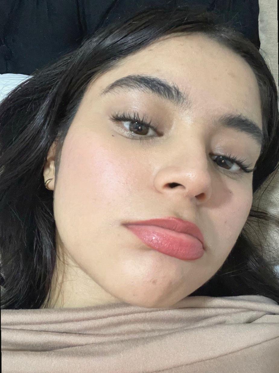 mollyfxup's profile picture. 21 🤍 elon vaporized my old account so i'm building forts out of homework :/ socio📚 chaotic neutral 🫧