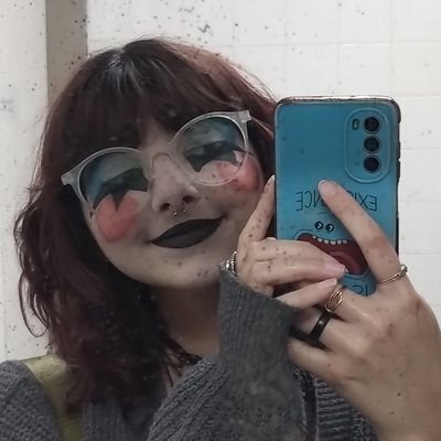 ewokenobi's profile picture. tímida extrovertida, química e artista | 49-PR⚜️ | 🏳️‍🌈
ִ ࣪₊☽◯☾₊𝒂 𝒎𝒂𝒊𝒔 𝒃𝒆𝒍𝒂 𝒑𝒊𝒏𝒕𝒖𝒓𝒂, 𝒗𝒐𝒄𝒆 𝒕𝒓𝒂𝒅𝒖𝒛𝒊𝒅𝒂 𝒆𝒎 𝒄𝒐𝒓𖤐⋆˖⁺‧ she/they